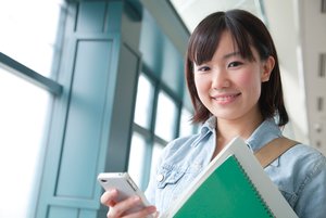 新浦安にあるSBC東京医療大学（旧了徳時大学）の授業に向かうイメージ