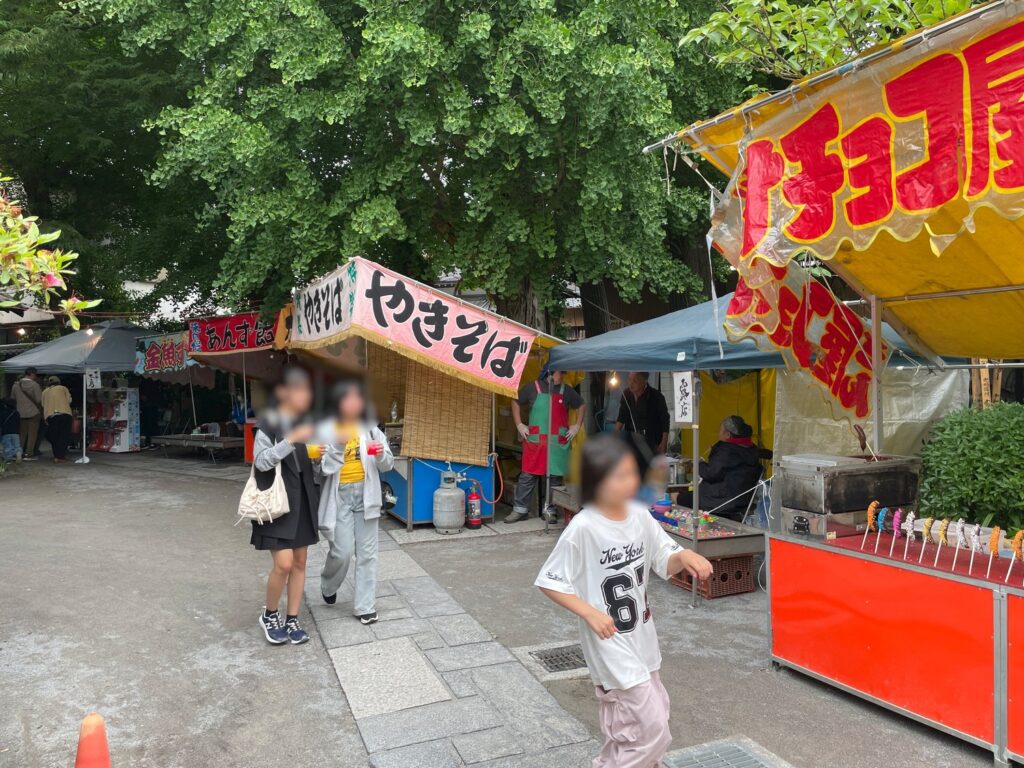 浦安久助稲荷神社大祭の出店の様子