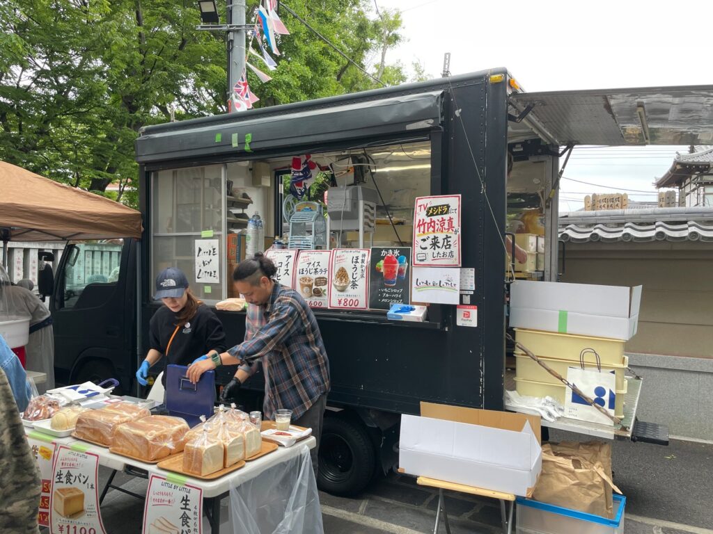 リトルバイリトルさんのキッチンカー