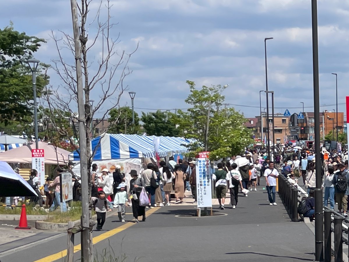 浦安市民まつり2026の境川から市役所方面の様子